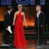 Sanremo 2013, Bar Rafaeli terzo look: finalmente un rosso fuoco