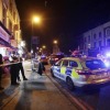 Londra - ancora nel terrore - un uomo si lancia con l