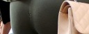 Caduta di stile per Nicole Minetti, che mostra un buco nei leggings