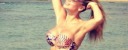Claudia Galanti in bikini sulle spiagge di Tel Aviv