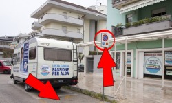 Camper parcheggiato
