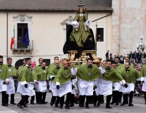 La Madonna che Scappa Va Benissimo. Buoni Auspici per l'Anno che Verrà