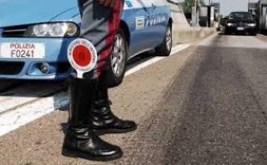 Prevenzione e repressione furti auto, la polstrada di Chieti recupera auto rubata, un arresto