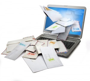Spam, phishing, attacchi di cracker, in casa e in ufficio è tornata la guerra digitale!