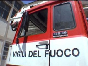 Mosciano Sant'Angelo: pannelli fotovoltaici in fiamme, evacuata azienda d'imballaggi 