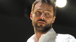 Alessandro Preziosi sul palco del "suo" teatro, è Cyrano a L'Aquila