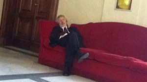 Deodato Scanderebech dorme o riflette? Moralismo o diritto di cronaca?