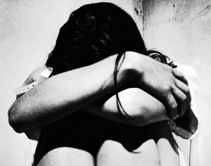 Domiciliari a Tuccia. La vittima dello stupro: ''Provo amarezza, vado via dall'Italia''
