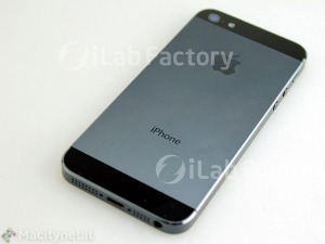Nuovo iPhone 5 sugli scaffali non prima del 5 ottobre ecco la foto "ufficiosa"