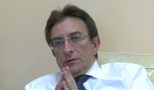 su Verini: "Lui non ha mai fatto pubblicare i suoi redditi"