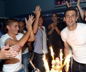 Marco Verratti al party del compagno Thiago Motta