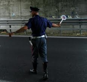 Agente di polizia stradale di Vasto muore investito a Termoli