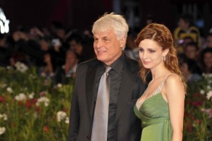 Michele Placido si risposa, la futura moglie di 38 anni più giovane