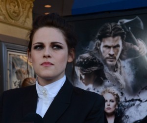Kristen Stewart, distrutta per l'abbandono di Robert annulla film e presentazioni