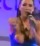 Fuori di seno in diretta TV, la popstar rimane in topless (VIDEO)