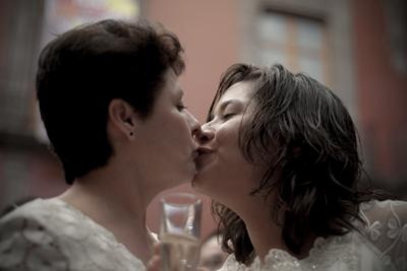 Sesso Le Donne Sono Flexi Sessuali Sempre Pi Spinte A Non Essere Gay O Etero Al