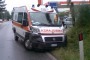 Scontro tra ambulanza e auto, donna ferita