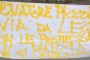 I lavoratori gli dicono "vattene da Lecce"