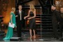 Sanremo 2013, Filippa Lagerback in raso nero e make up deciso