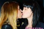 Guendalina Canessa e Micol Ronchi, bacio saffico