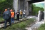 Cade pezzo di ponte su binari: chiuso tratto ferroviario Sassa -Sella di Corno