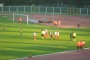 Neroverdi rinunciatari ed in dieci per tutta la ripresa al secondo ko di fila. Messina-Chieti 2-0