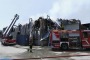 Incendio Richetti, al via rimozione copertura Operazioni necessarie per spegnere i focolai residui