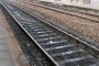 Dramma a Pineto: si sdraia sui binari e si fa travolgere dal treno