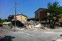 Una casa crollata a Cavezzo