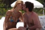 Michelle Hunziker paparazzata in bikini stringatissimo con il suo Tomaso
