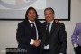 La stretta di mano tra Corrado Chiodi ed Elio Gizzi