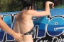 Katy Perry in piscina con John Mayer: il costume va giù