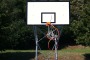Danno nel campo basket del Parco Unicef