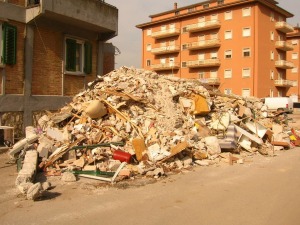 Smaltimento macerie, denunciati due dirigenti comunali 