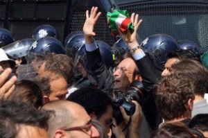 Cialente: dopo il dolore anche l'umiliazione 