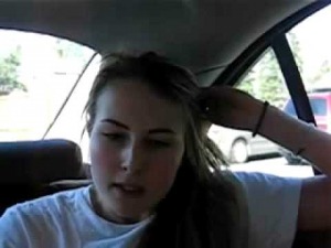 Ragazza fa beatbox 
