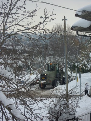 Maltempo, a L'Aquila Alpini in azione a Pile 