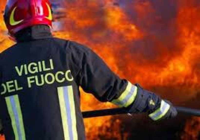 Lanciano, incendio nella notte distrugge negozio ortofrutta - Cronaca ...