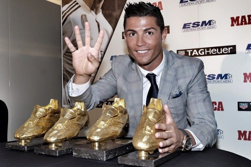 Calcio Quarta Scarpa D Oro Per Cristiano Ronaldo Nessuno Prima Di 