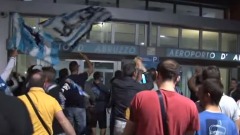 I tifosi all'Aeroporto accolgono il Pescara