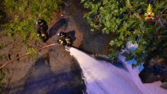 Nuovo sversamento nel torrente Polcevera a Genova