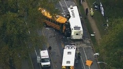 Usa: scontro tra schoolbus e autobus