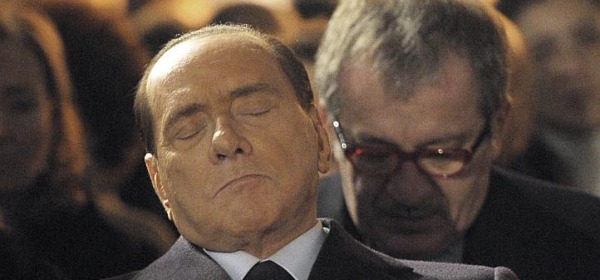 Silvio Berlusconi addormentato