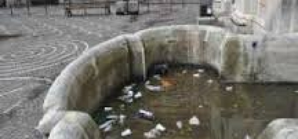 Una fontana del centro storico