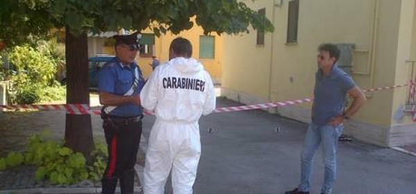 Rilievi dei Carabinieri per l'agguato a Di Risio