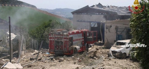 Il drammatico scenario dopo l'esplosione a Città Sant'Angelo