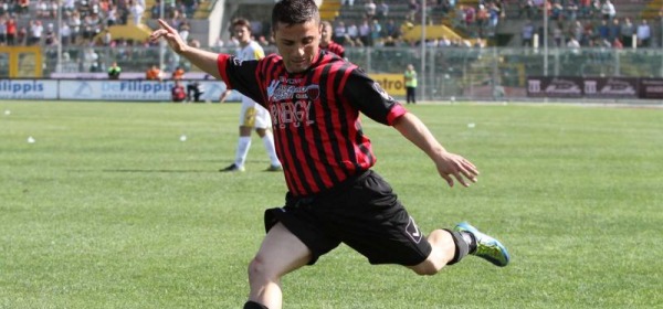 Ciccio Corapi col rossonero della Nocerina