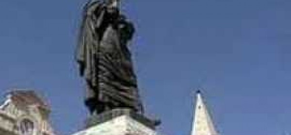 Statua di Ovidio a Sulmona