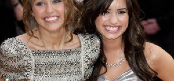 Selena Gomez e Miley Cyrus