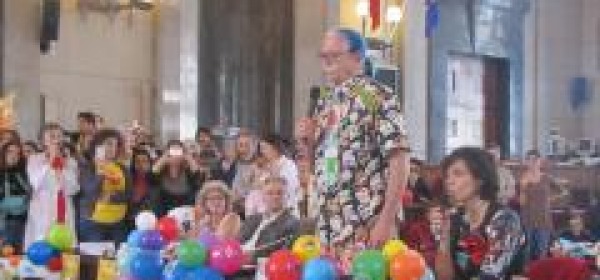 Patch Adams impartisce la sua "lezione d'amore"